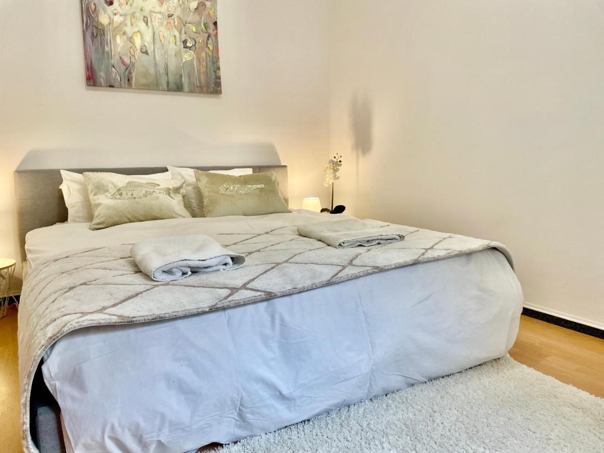 Warsaw Concierge Wola Ratusz Appartement Buitenkant foto