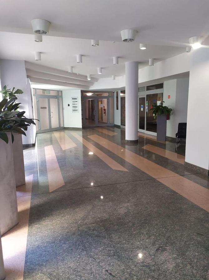 Warsaw Concierge Wola Ratusz Appartement Buitenkant foto