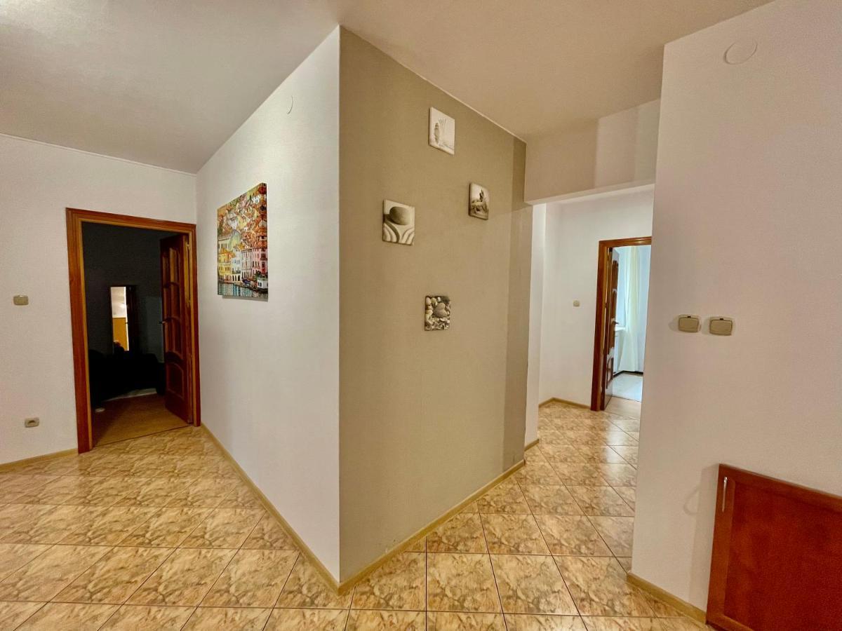 Warsaw Concierge Wola Ratusz Appartement Buitenkant foto