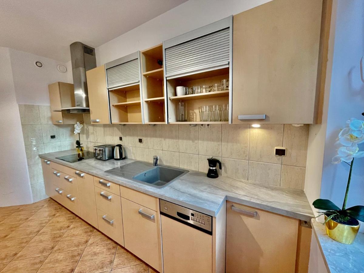 Warsaw Concierge Wola Ratusz Appartement Buitenkant foto