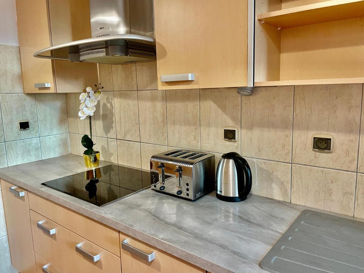 Warsaw Concierge Wola Ratusz Appartement Buitenkant foto