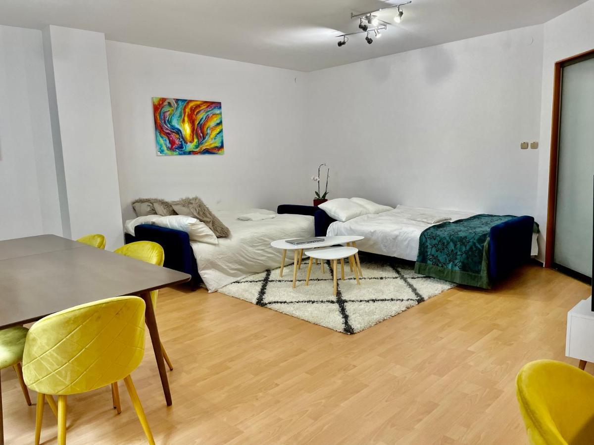 Warsaw Concierge Wola Ratusz Appartement Buitenkant foto